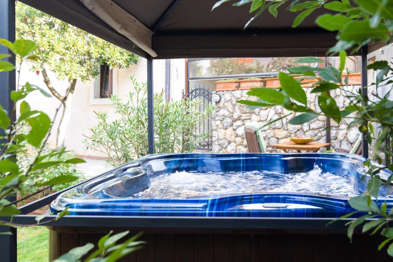 ורבניק Holiday Home Bozanic מראה חיצוני תמונה